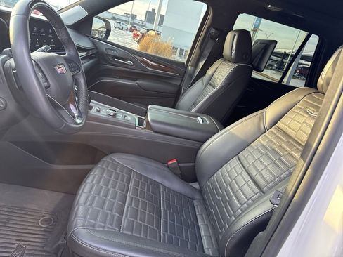 Used 2023 Cadillac Escalade Sport Platinum w/ LPO, ONYX Package image 6