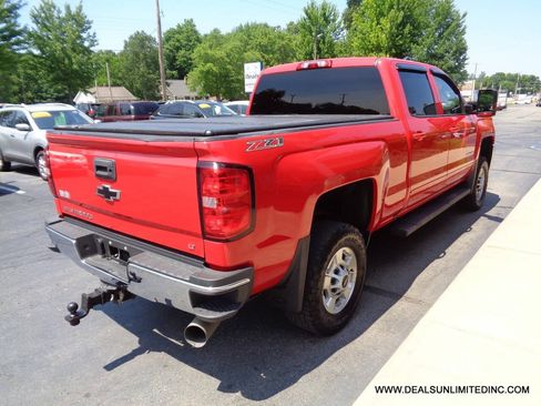 Used 2019 Chevrolet Silverado 2500 LT w/ LT Convenience Package AWD/4WD image 3