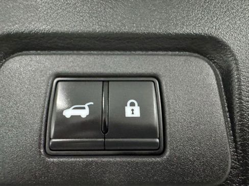 Used 2023 Nissan Rogue SV w/ SV Premium Package AWD/4WD image 9