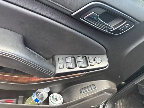 Used 2020 Chevrolet Suburban LT RWD image 22