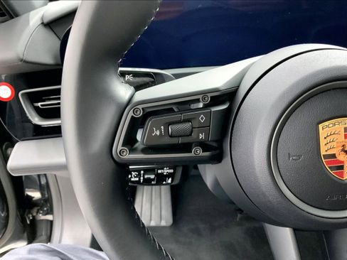 Used 2025 Porsche Taycan image 15