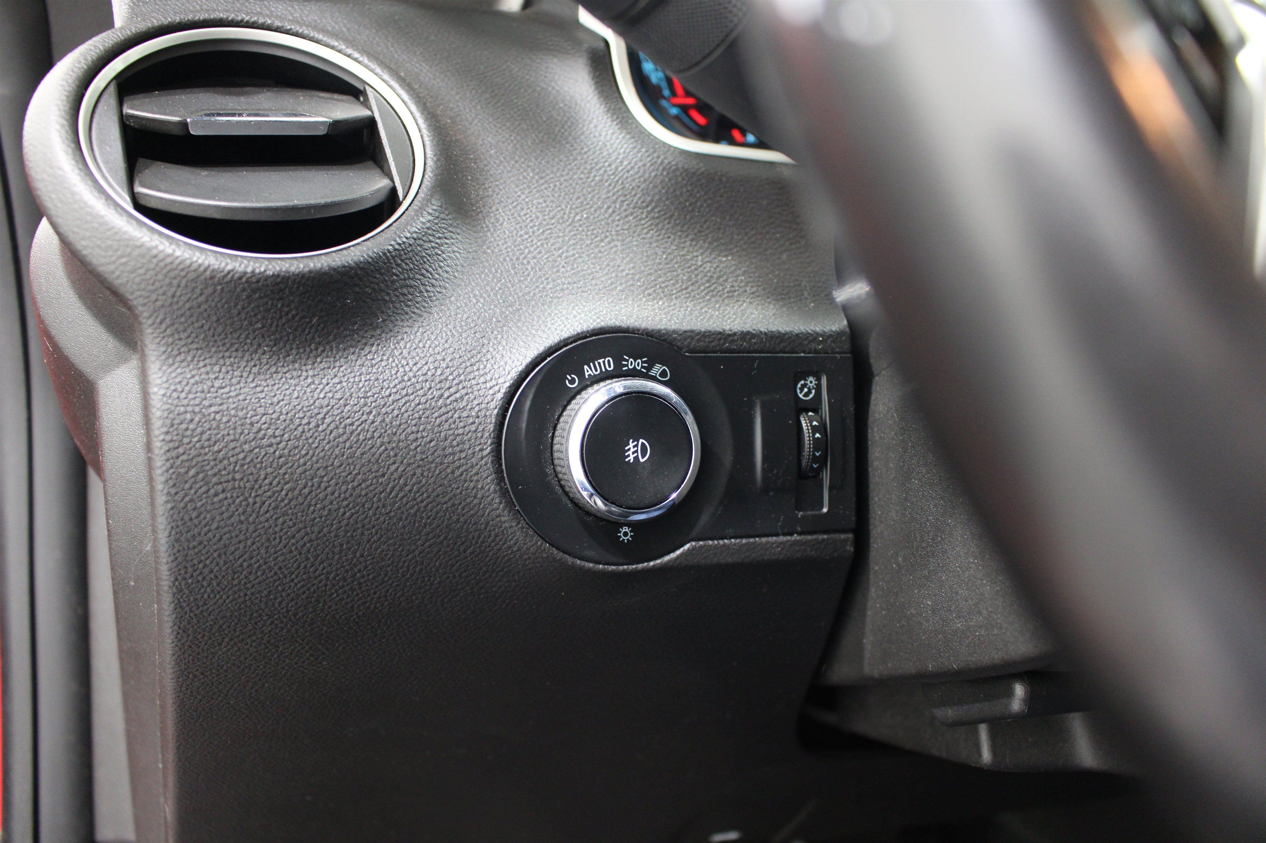 Used 2010 Chevrolet Camaro SS RWD image 9