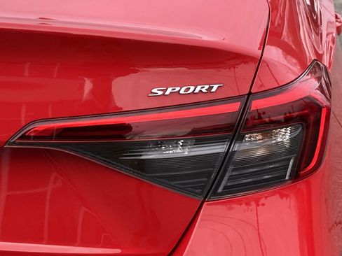 Used 2023 Honda Civic Sport image 5