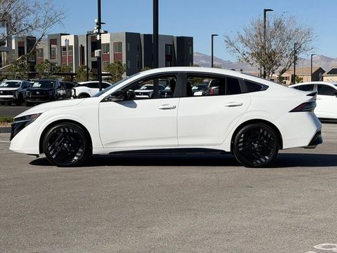 New 2026 Nissan Sentra SR w/ Floor Mat Package FWD image 2