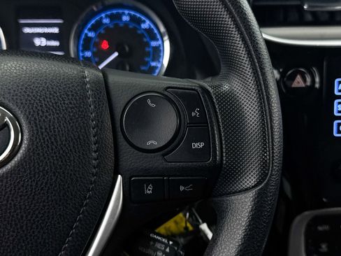 Used 2017 Toyota Corolla LE w/ Carpet Mat Package (TMS) FWD image 28