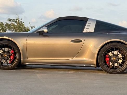 Used 2019 Porsche 911 Targa 4 GTS AWD/4WD image 5