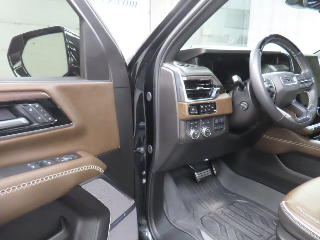 Used 2025 GMC Yukon XL Denali Ultimate AWD/4WD image 61
