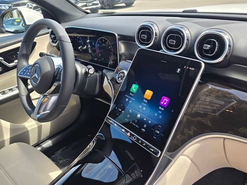 Used 2026 Mercedes-Benz GLC 300 image 10