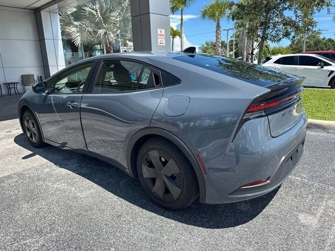 Used 2026 Toyota Prius LE FWD image 4