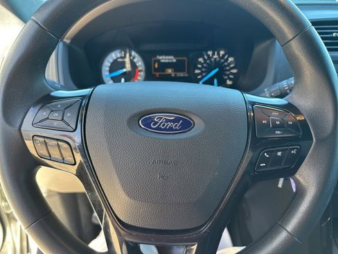 Used 2018 Ford Explorer FWD image 13