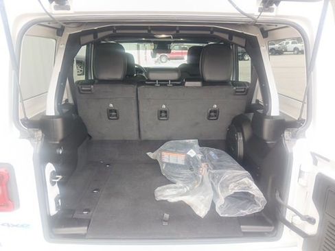 Used 2024 Jeep Wrangler High Altitude AWD/4WD image 16