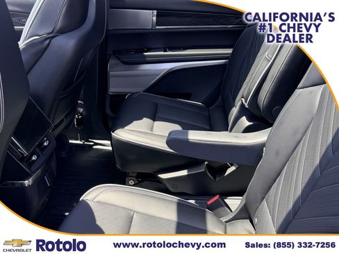 Used 2026 Cadillac Vistiq Platinum w/ LPO, Floor Liner Package AWD/4WD image 12