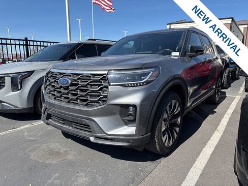 Used 2025 Ford Explorer Platinum w/ LUX Leather Package image 2