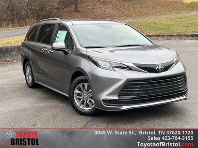 New 2026 Toyota Sienna LE