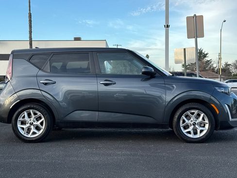 Used 2023 Kia Soul LX w/ Option Group 015 image 7
