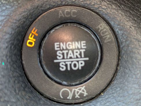 Used 2018 Jeep Cherokee Limited w/ High Altitude Package image 30