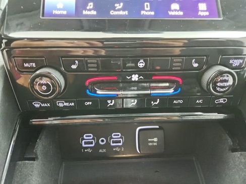 Used 2021 Jeep Grand Cherokee L Laredo w/ Luxury Tech Group I AWD/4WD image 28