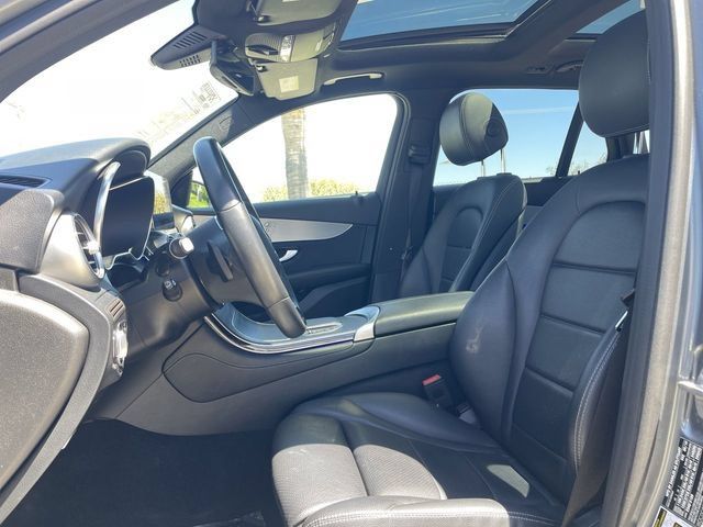 Used 2020 Mercedes-Benz GLC 300 4MATIC w/ Premium Package image 18