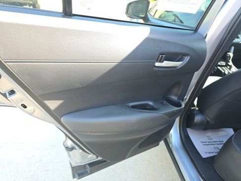 Used 2023 Toyota Corolla Cross XLE image 23