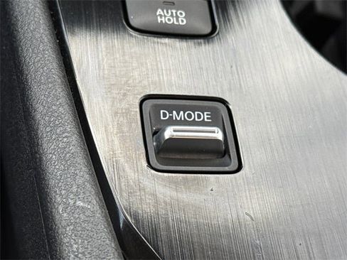 Certified 2024 Nissan Rogue SV image 28