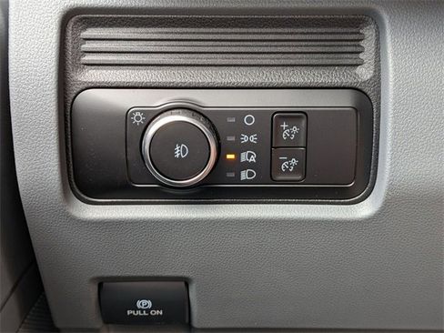 New 2025 Ford F550 4x4 Crew Cab image 14