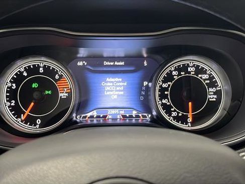 Used 2023 Jeep Cherokee Altitude Lux image 16