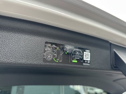 New 2025 Audi Q3 2.0T Premium image 34