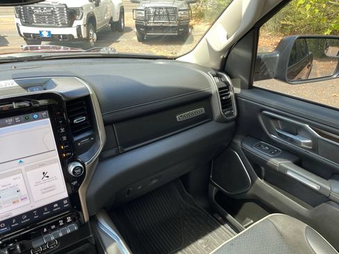 Used 2022 RAM 1500 Laramie w/ Laramie Southwest Edition RWD image 37