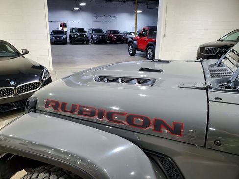 Used 2021 Jeep Wrangler Unlimited Rubicon w/ Cold Weather Group AWD/4WD image 43