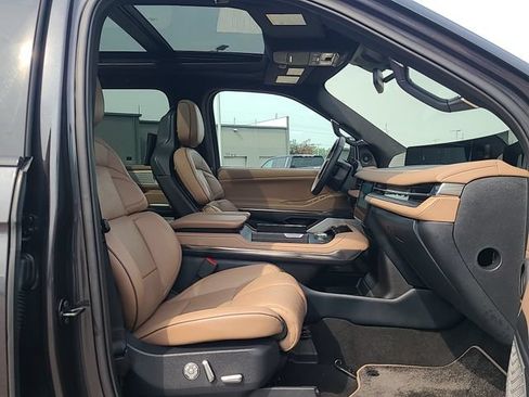 Used 2025 Lincoln Navigator Black Label AWD/4WD image 33