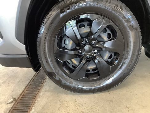 Used 2020 Toyota RAV4 LE w/ All Weather Liner Package AWD/4WD image 22