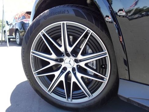 Used 2025 Mercedes-Benz GLC 43 AMG 4MATIC image 11