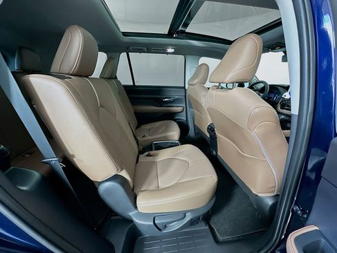 Certified 2026 Toyota Grand Highlander Platinum image 29