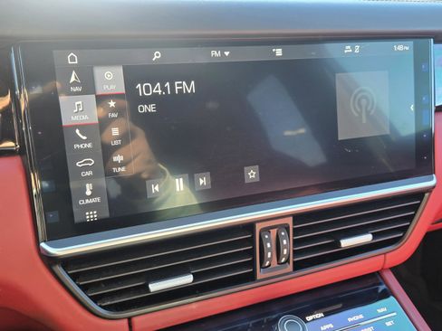 Used 2019 Porsche Cayenne E-Hybrid image 19