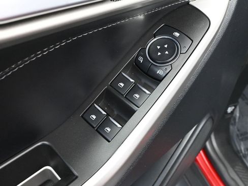 Used 2023 Ford Explorer XLT w/ Equipment Group 202A AWD/4WD image 19