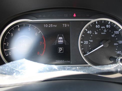 Used 2025 Nissan Versa SV FWD image 17