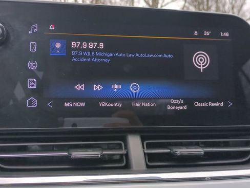 Used 2025 Chevrolet Trax LT image 13