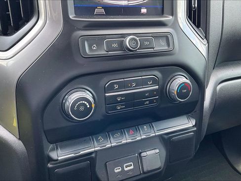 Used 2021 Chevrolet Silverado 1500 Custom Trail Boss AWD/4WD image 18