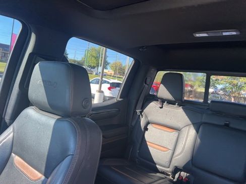 Used 2022 GMC Sierra 1500 AT4 w/ AT4 Premium Package image 16