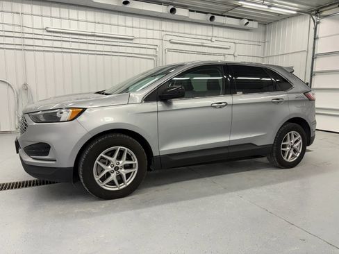 Used 2024 Ford Edge SEL AWD/4WD image 7