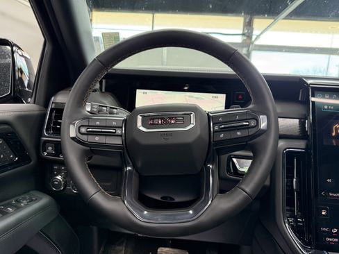 Used 2026 GMC Yukon AT4 AWD/4WD image 15