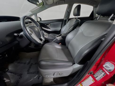 Used 2015 Toyota Prius Five FWD image 15