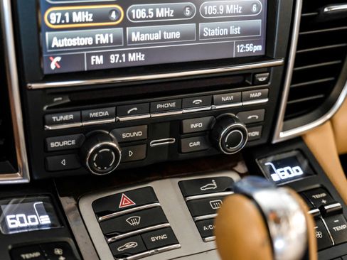 Used 2015 Porsche Panamera S w/ Premium Package Plus image 26