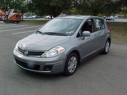 Used 2011 Nissan Versa 1.8 S w/ Plus Pkg FWD image 4