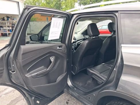 Used 2019 Ford Escape Titanium AWD/4WD image 21
