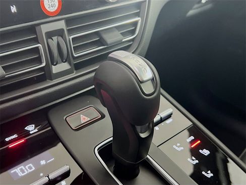 New 2026 Porsche Macan Turbo image 19