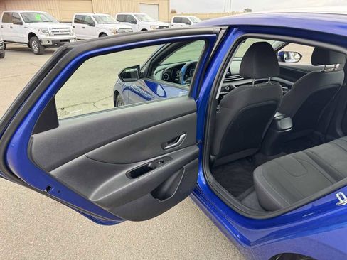 Used 2021 Hyundai Elantra SEL w/ Convenience Package image 20