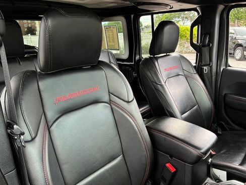 Used 2018 Jeep Wrangler Unlimited Rubicon w/ Uconnect 4C Nav & Sound Group AWD/4WD image 45