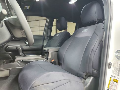 Used 2023 Toyota Tacoma TRD Sport AWD/4WD image 10