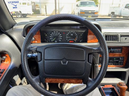 Used 1991 Chrysler TC by Maserati 2DR CONV image 20